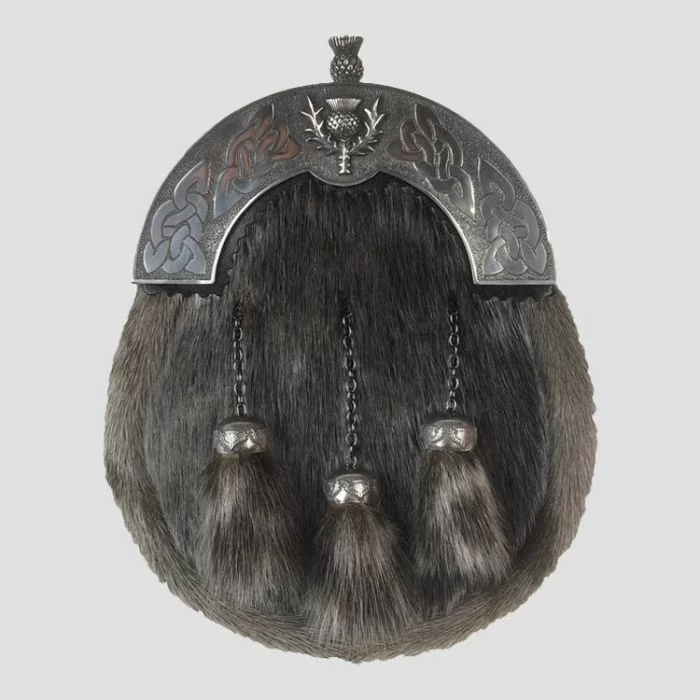 Bulldog Thistle Sporran in Grey Sealskin